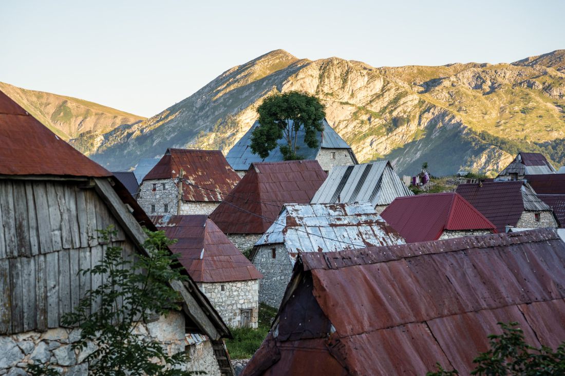 Barevné střechy Lukomiru.