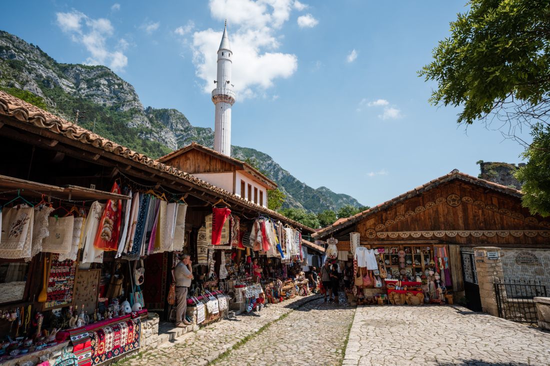 Bazar plný obchůdků.